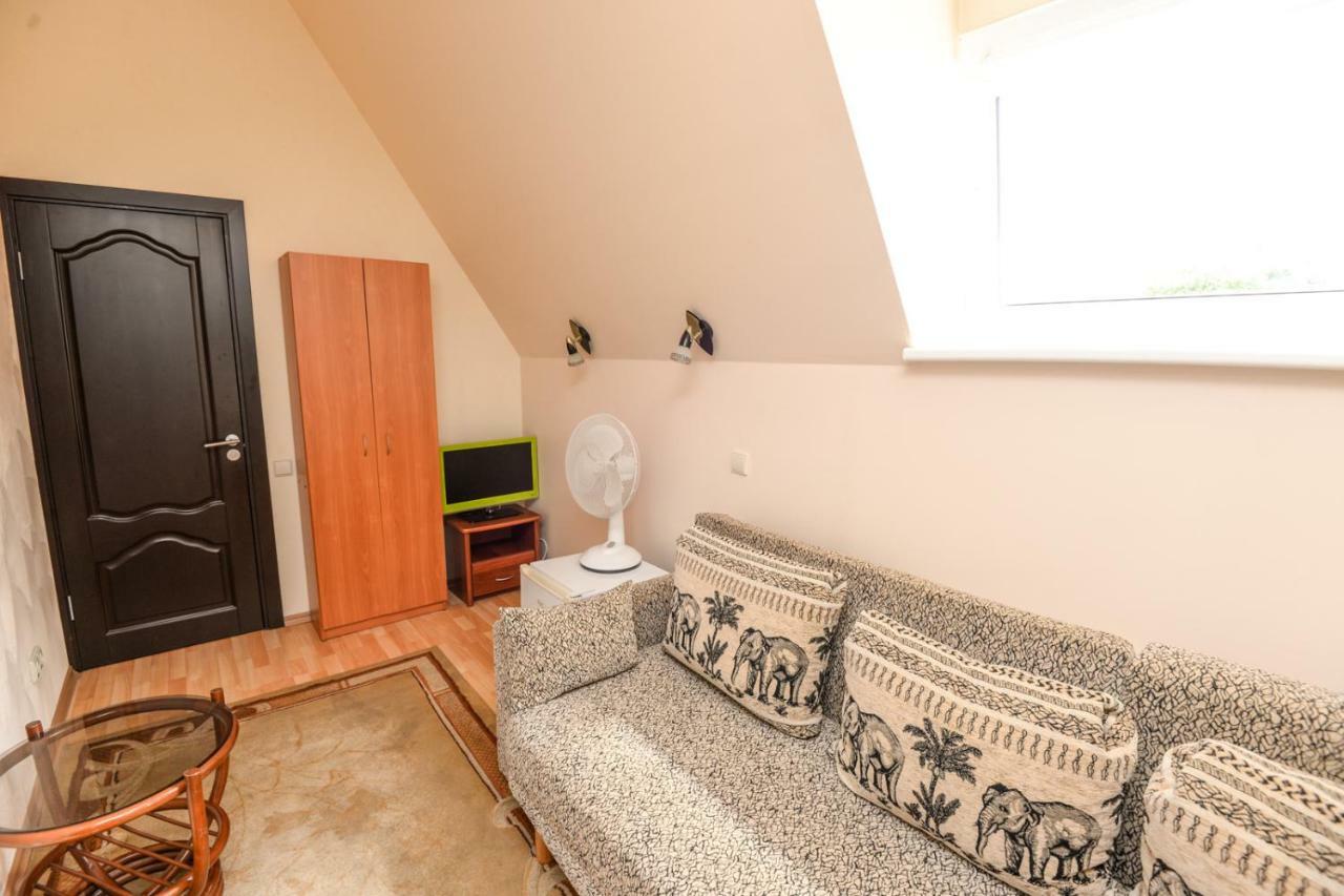 Columba Livia Guesthouse Palanga Buitenkant foto